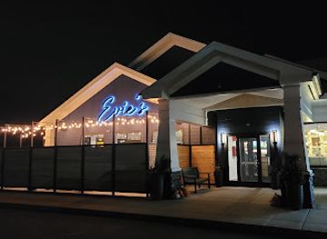 rhode-island/watch-hill/bar/evie-s-cocktails-comforts