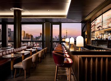 canada/northern-canada/bar/writers-room-bar