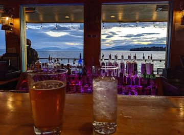 montana/flathead-lake/bar/the-raven