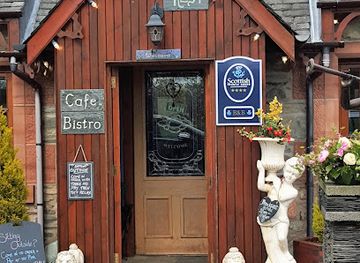 united-kingdom/loch-lomond-&-the-trossachs-national-park/bar/the-village-rest-luss