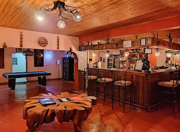 madagascar/bongolava/bar/l-auberge-du-kintanafleuron-a-ampefy-chez-le-belge