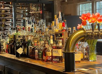 maine/kennebunkport/bar/wandby-landing