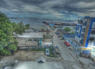 marshall-islands/ebeye-island/bar/toeak-bar-and-grill