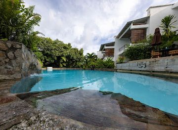 seychelles/victoria/bar/coco-loco-pool-bar