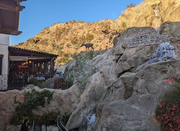 La Quinta Cliffhouse