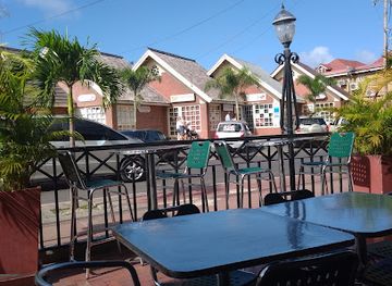 jamaica/yallahs-valley/bar/john-crow-s-tavern