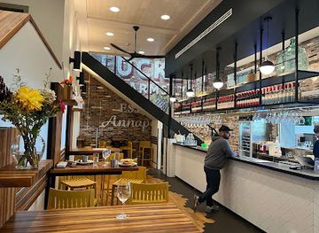 canada/annapolis-valley/bar/luckett-vineyards