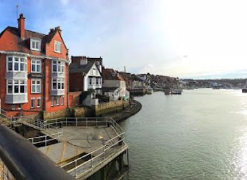 united-kingdom/whitby/bar/the-dolphin