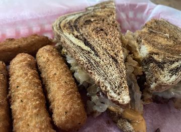 kansas/wilson-lake/bar/the-feedlot-bar-grill