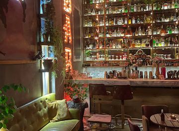 Moretenders’ Cocktail Crib & Sushi