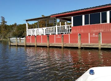 louisiana/lake-maurepas/bar/canal-bank-club