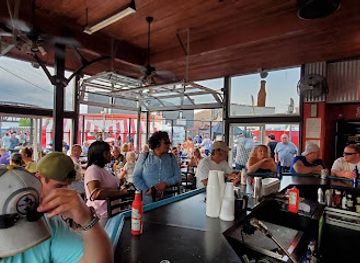 kentucky/henderson/bar/on-deck-bar-and-grill