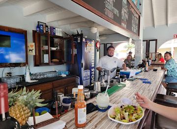 belize/ambergris-caye/bar/the-dog-house-sports-lounge