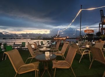 indonesia/south-sulawesi/bar/cafe-resto-ombak