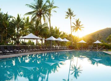 australia/whitsunday-islands/bar/reef-view-hotel