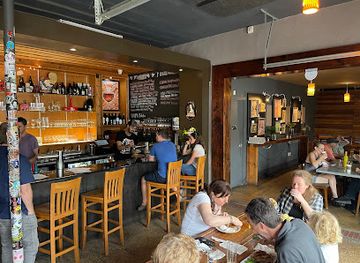 florida/tampa-bay-area/bar/independent-bar-and-cafe