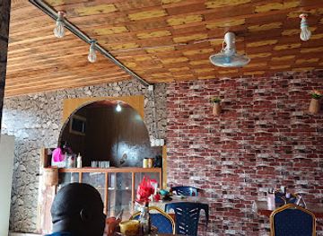 gabon/ogooue-ivindo-province/bar/resto-thiep