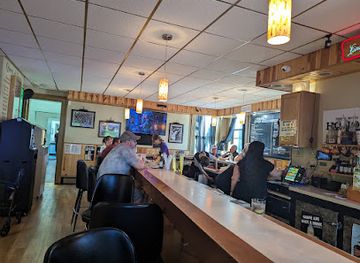 wisconsin/racine/bar/the-foxhole-lounge