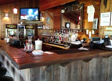 texas/edwards-plateau/bar/hitchin-post-steak-house