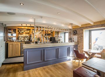 guernsey/st-peter-port-waterfront/bar/ship-crown