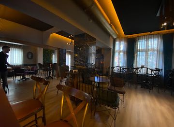 kosovo/ferizaj/bar/manor-bar-lounge