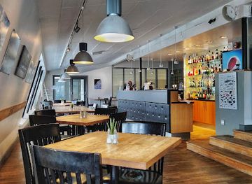 iceland/isafjordur/bar/edinborg-bistro