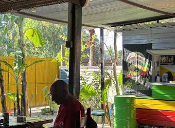 mayotte/pamandzi/bar/le-livity