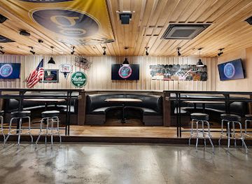 tennessee/middle-tennessee/bar/friends-in-low-places-bar-honky-tonk