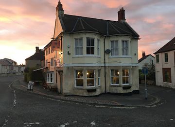 united-kingdom/wiltshire/bar/the-three-crowns