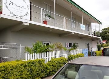 tonga/mango-island/bar/young-s-kitchen