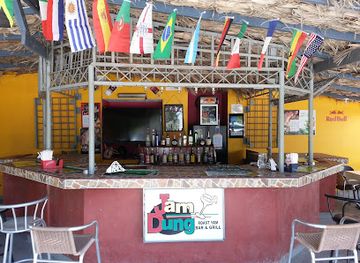 jamaica/runaway-bay-area/bar/jam-dung-food-2-go