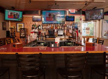 rhode-island/yawgoo-valley-ski-area-water-park/bar/the-retro-bar