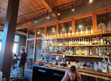 washington/columbia-river-gorge/bar/camp-1805-distillery-bar