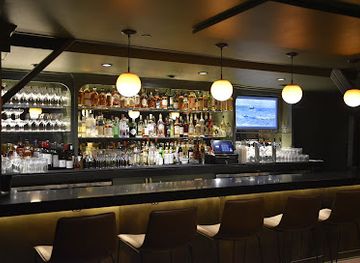 new-hampshire/dartmouth-lake-sunapee/bar/the-elms-restaurant-and-bar
