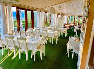 czechia/lipno-dam/bar/restaurace-slunecna-louka