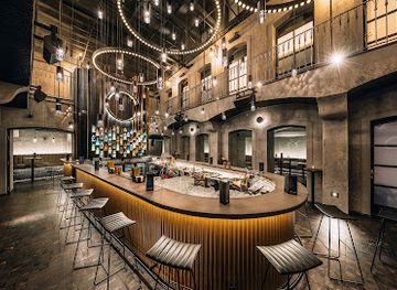 czechia/eagle-mountains/bar/moonclub