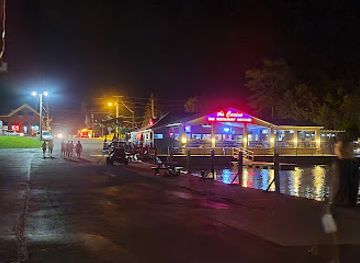 ohio/lake-erie-islands/bar/sand-trap-tiki-bar