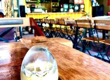 vietnam/cat-ba-island/bar/restaurant-love-house