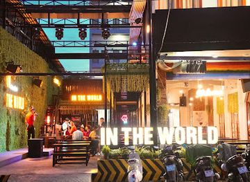 vietnam/can-tho/bar/in-the-world-can-tho