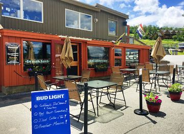 maine/sugarloaf-mountain/bar/d-ellies