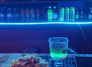 jamaica/john-crow-mountains/bar/ontherocks-sportsbar