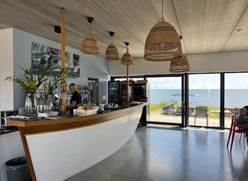 estonia/saaremaa/bar/johns-place