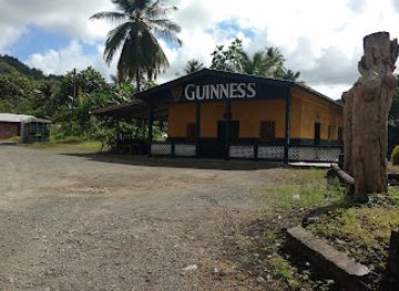 saint-lucia/anse-la-raye-quarter/bar/hat-trick-bar-and-grill