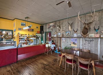 wyoming/carbon-county/bar/elk-mountain-trading-company