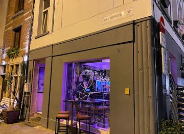 belgium/antwerp/antwerp-city-center/bar/cut-bar-female-safe-space-bar-antwerpen