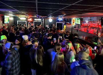 alabama/lake-tuscaloosa/bar/sideline