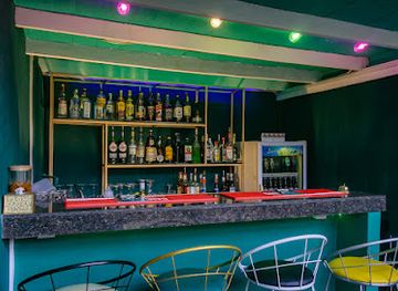 cambodia/kampot-province/bar/glass-house