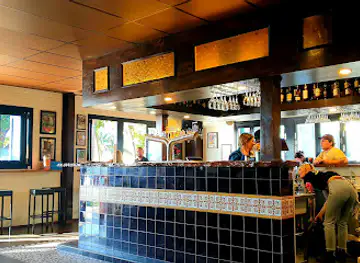 Bud's Tavern