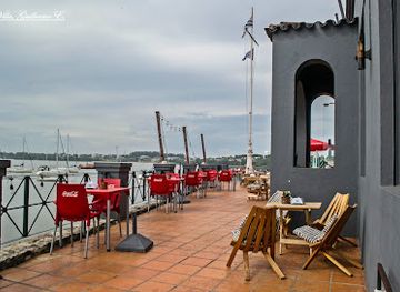 uruguay/colonia/bar/muelle-sur