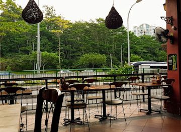 singapore/bukit-timah-nature-reserve/bar/blooie-s-roadhouse